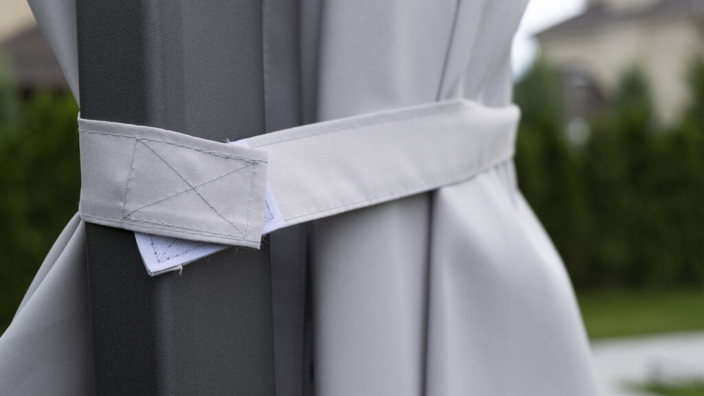 08 PARASOLS_Skyline_Design