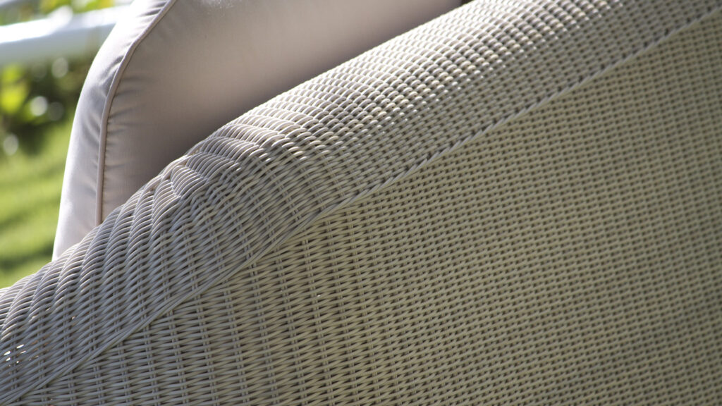 21113 CALDERAN Skyline Design SOFA WHITE WASH POLYROD 3 mm 06