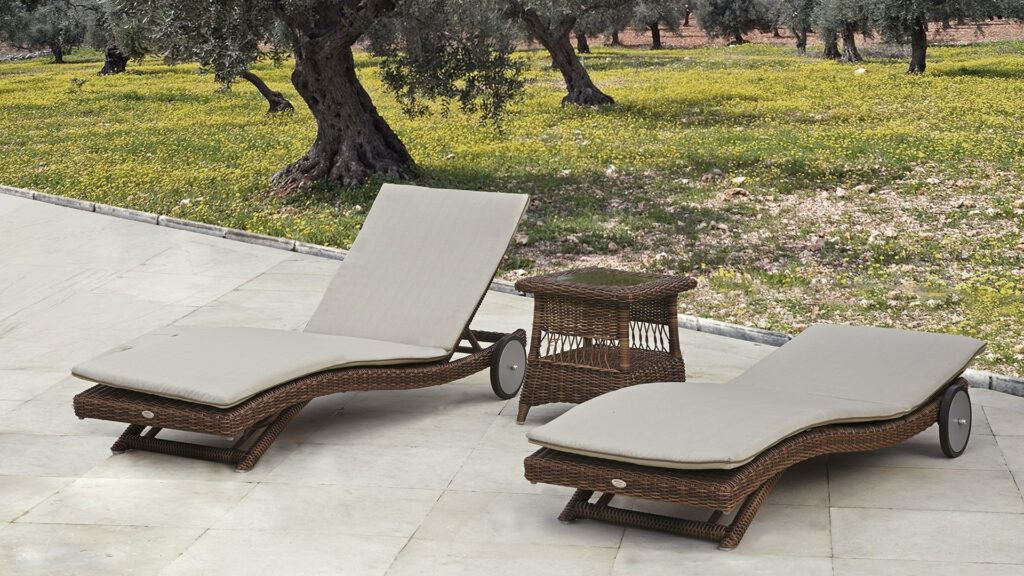 22005 EBONY Skyline SIDE TABLE RED PULUT OMEGA 6 mm 08