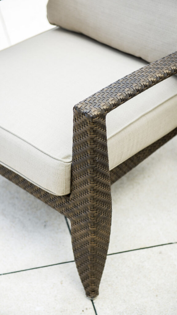 22141 MADISON Skyline Design ARMCHAIR MOCCA Polypeel 7mm 06