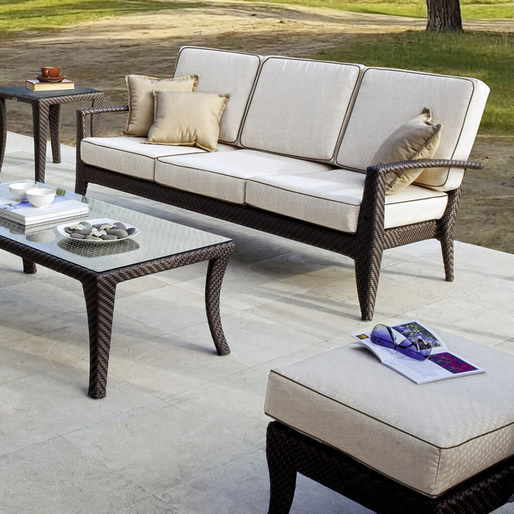 22146 MADISON Skyline Design ottoman MOCCA Polypeel 7mm 09