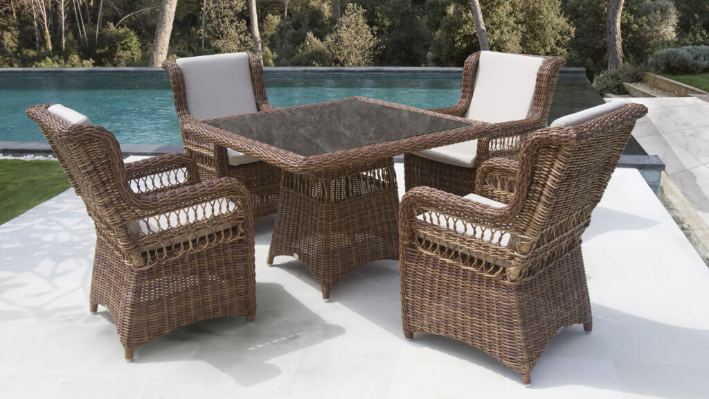 22550.10 Ebony Skyline Design dining table RED PULUT OMEGA 6 mm 06