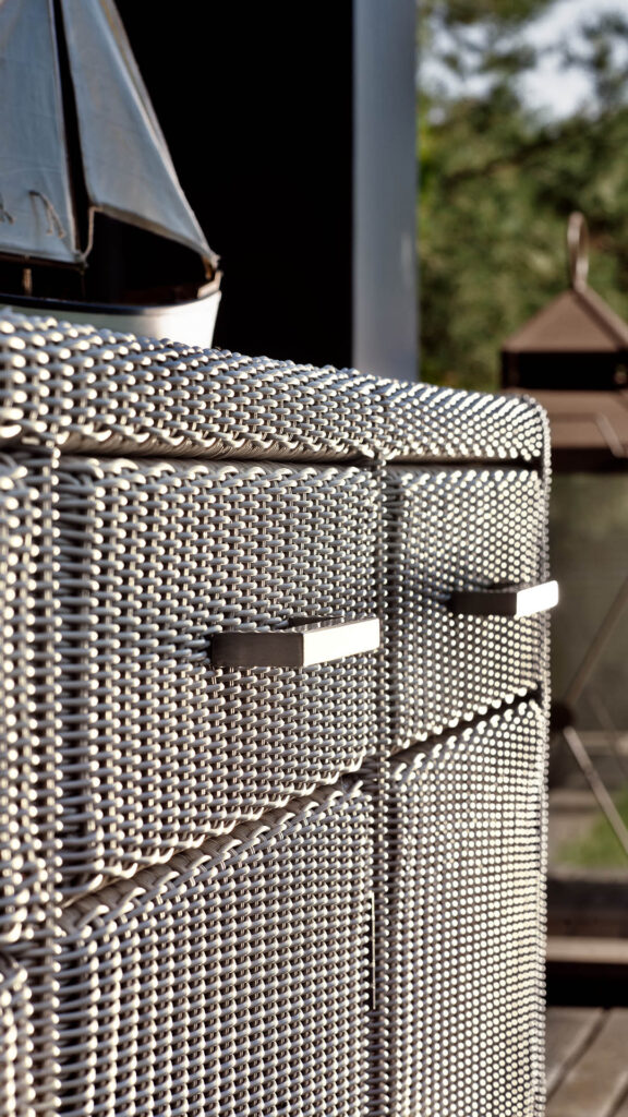 22702 MADISON Skyline Design SIDEBOARD white wash polyrod 04