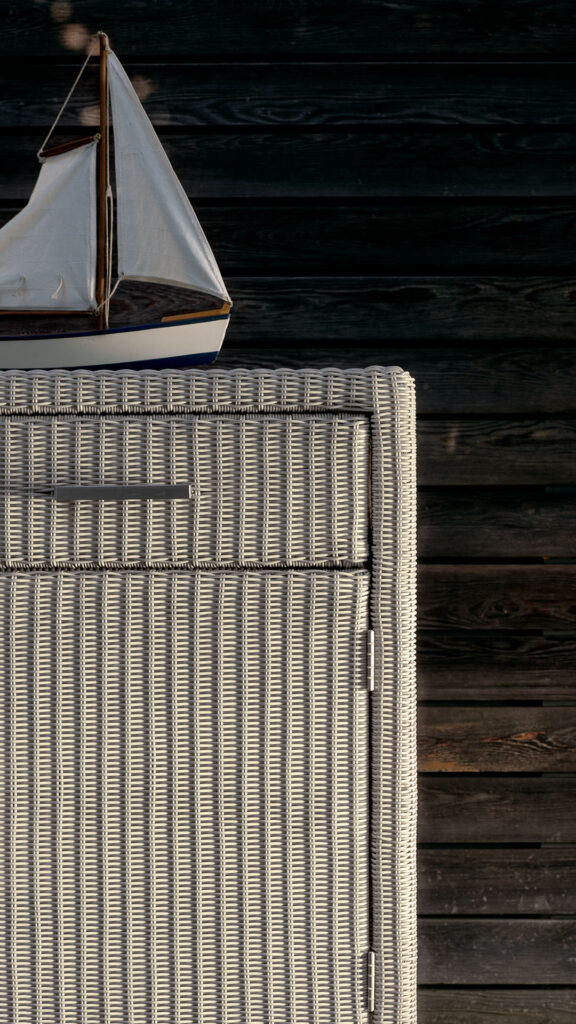 22702 MADISON Skyline Design SIDEBOARD white wash polyrod 06