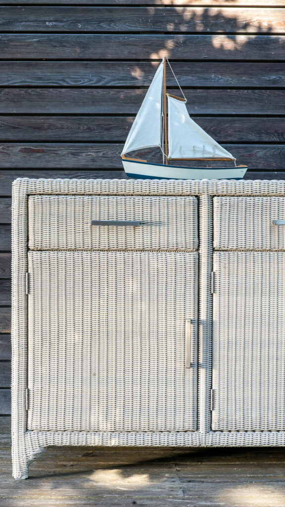 22702 MADISON Skyline Design SIDEBOARD white wash polyrod 07