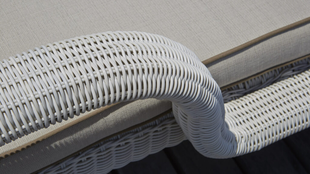 22852 Imperial Skyline Design LOUNGER TABLE WHITE WASH POLYROD 3 mm 03