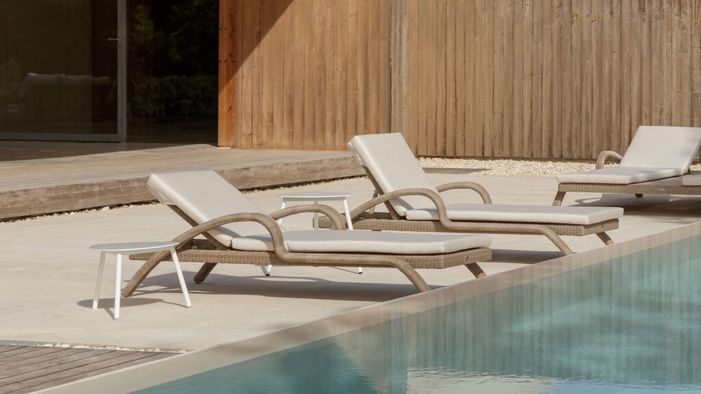 22852.PR IMPERIAL Skyline Design LOUNGER Seashell Polyrod 03