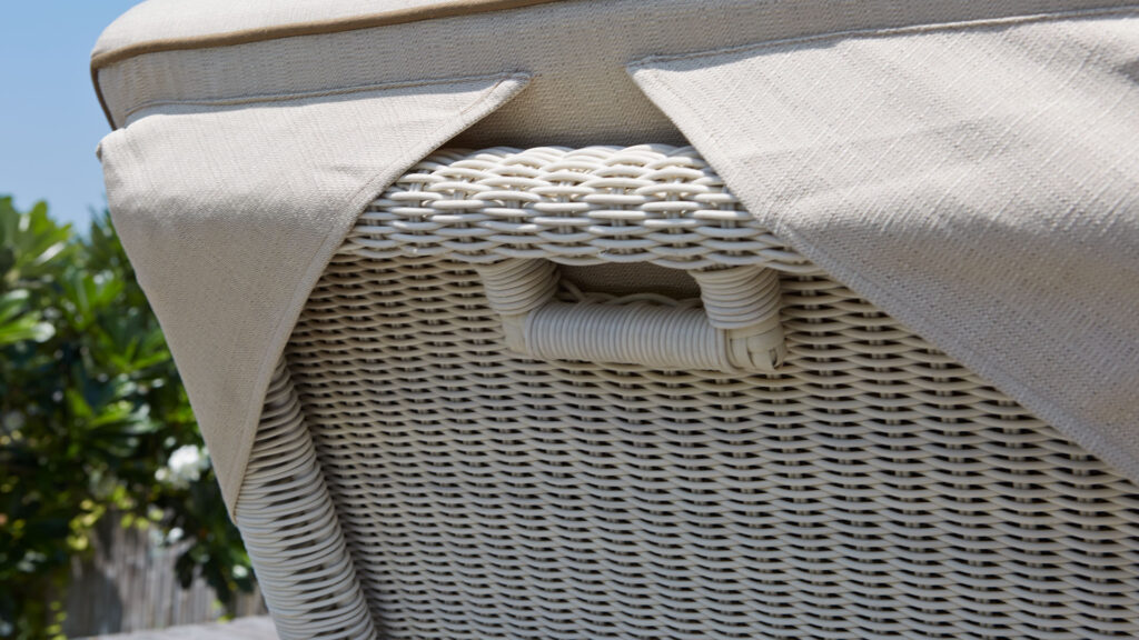 22852.PR IMPERIAL Skyline Design LOUNGER Seashell Polyrod 06