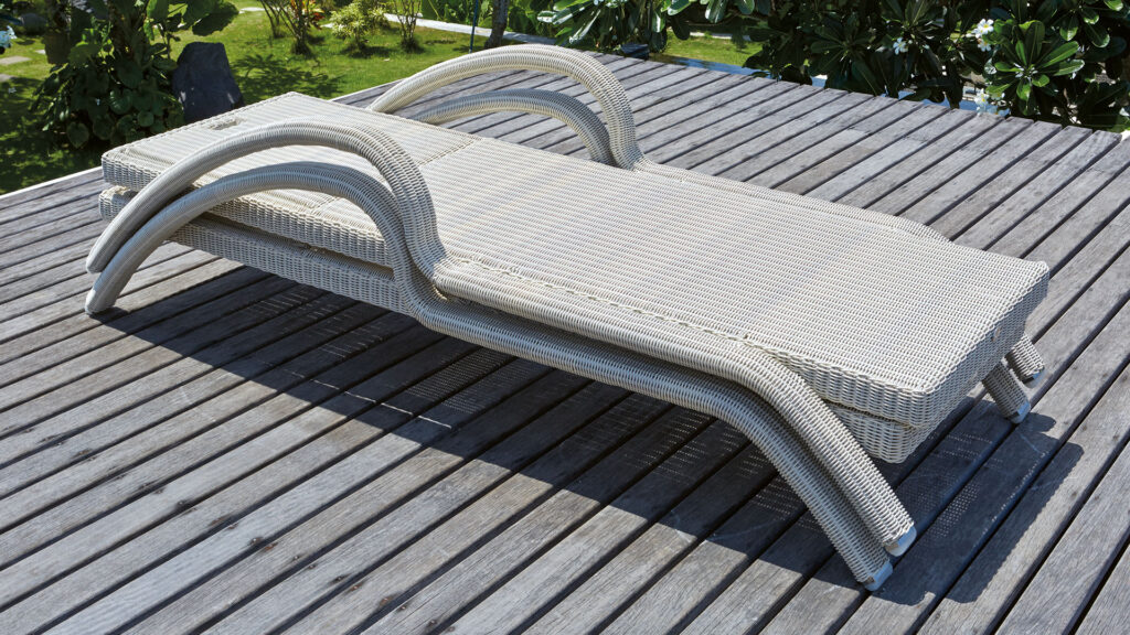 22852.PR IMPERIAL Skyline Design LOUNGER Seashell Polyrod 08
