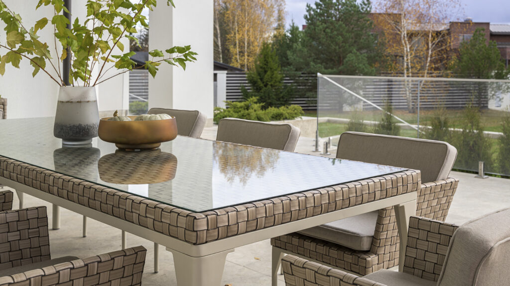 22937_Dining Table Brafta_Seashell FF 30mm_Skyline_6