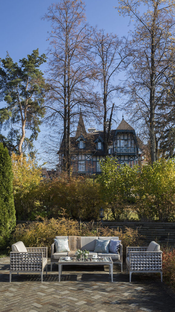 23063 HEART SOFA SEASHELL FLAT-FLAT Skyline Design 06