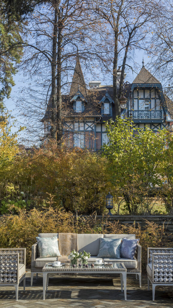 23064 HEART COFFEE TABLE SEASHELL FLAT-FLAT Skyline Design 07