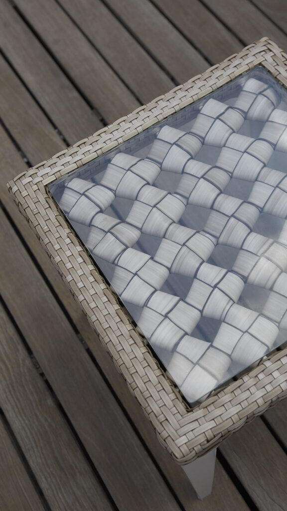 23065 HEART SIDE TABLE SEASHELL FLAT-FLAT Skyline Design 03