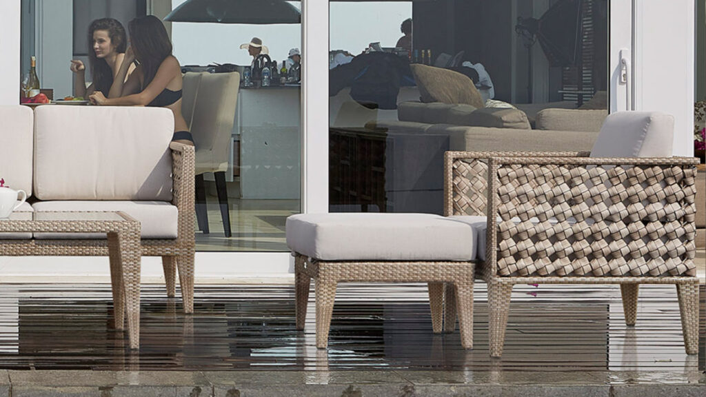 23066 HEART OTTOMAN SEASHELL FLAT-FLAT Skyline Design 04