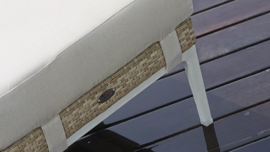 23066 HEART OTTOMAN SEASHELL FLAT-FLAT Skyline Design 06