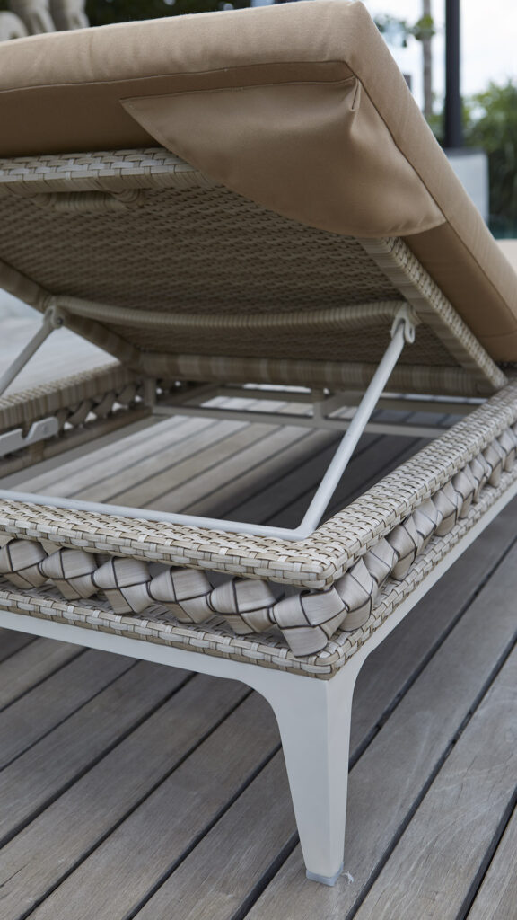 23068 HEART LOUNGER SEASHELL FLAT-FLAT Skyline Design 07