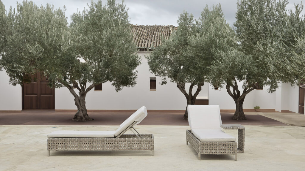 23107 CIELO Skyline Design AUXILIARY TABLE Seashell 30 mm 03