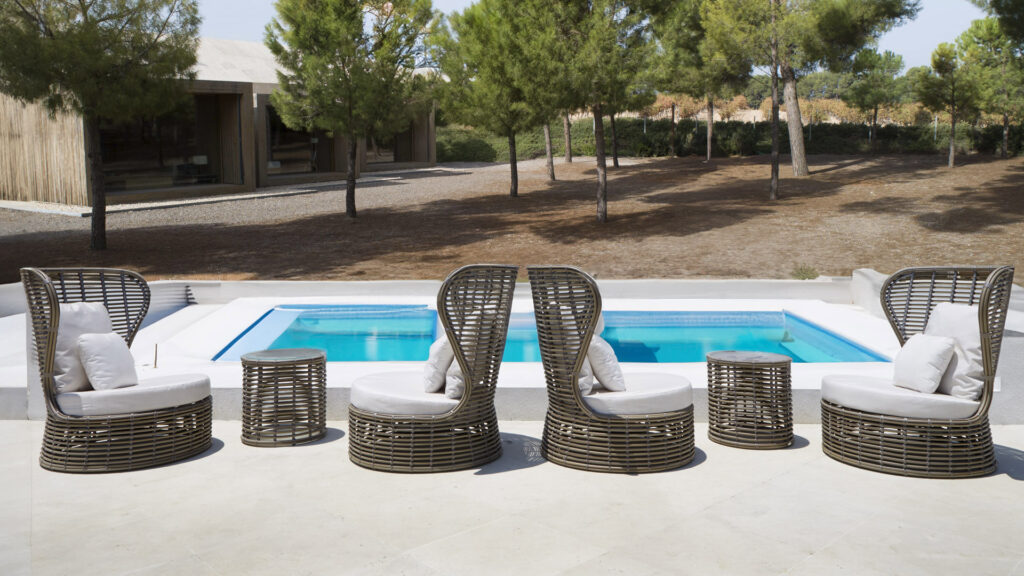 23191 DRONE Skyline Design ARMCHAIR MOCCA Polypeel 7 mm 09