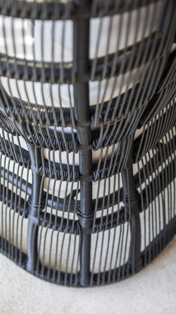 23230 SPA Skyline Design ARMCHAIR black polyrod 3.5mm 05