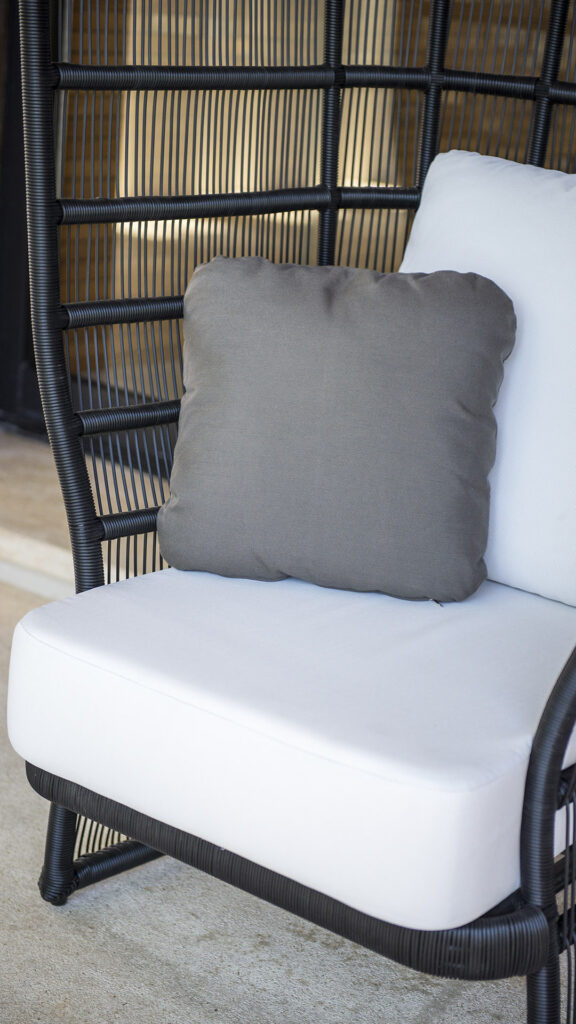 23230 SPA Skyline Design ARMCHAIR black polyrod 3.5mm 06