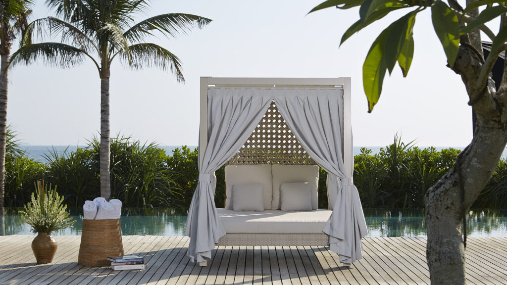 23286 DAYBED HEART_Skyline_Design_00