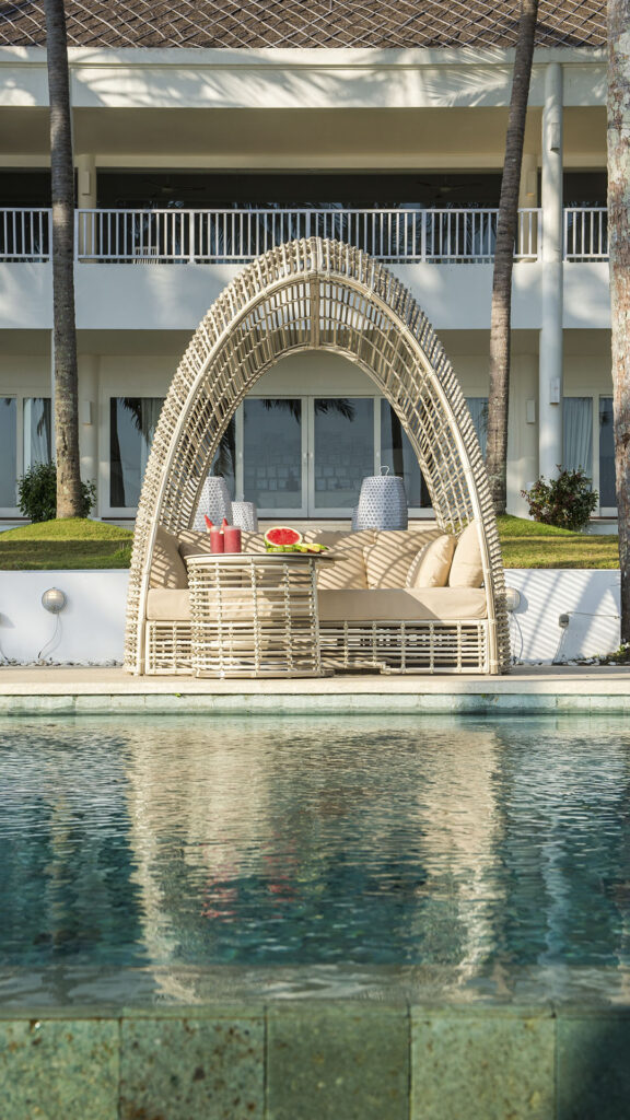 23500_Daybed Surabaya_Off_White_Mushroom 15mm_Skyline_06