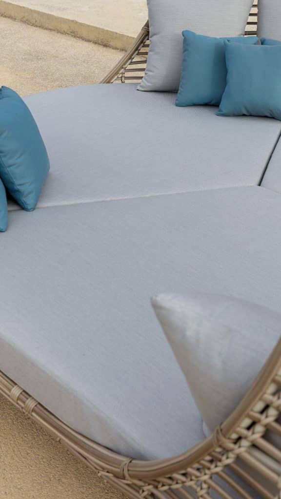 23506.01_Small_Daybed Ganesha_Seashell Mushroom 15mm_Skyline_4