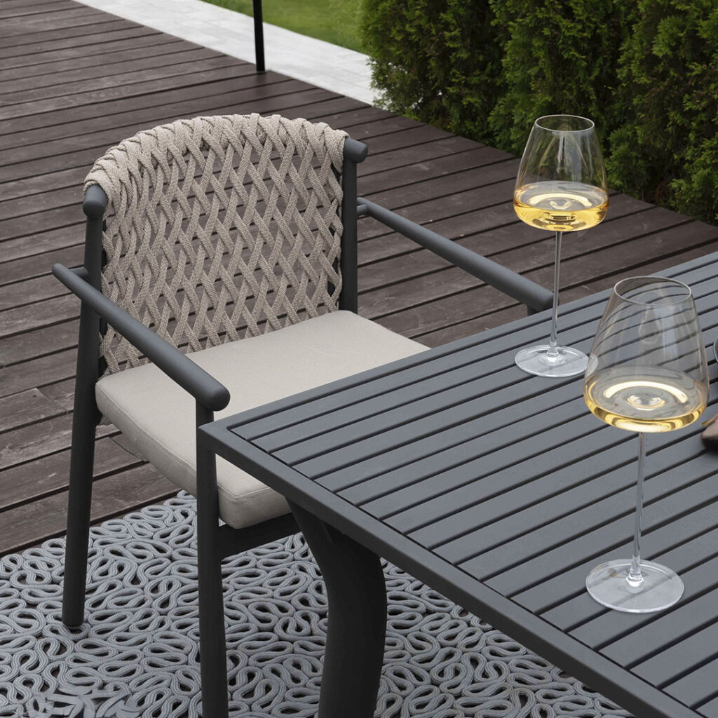 23688.20 LOTUS Skyline Design DINING TABLE ATMOSPHERE PALM strap 16X5 mm 05