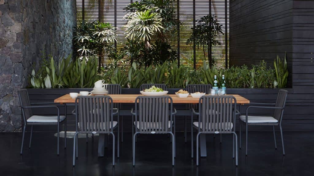 23712_Dining-Table-Alaska_Natural-Teak_Skyline_5