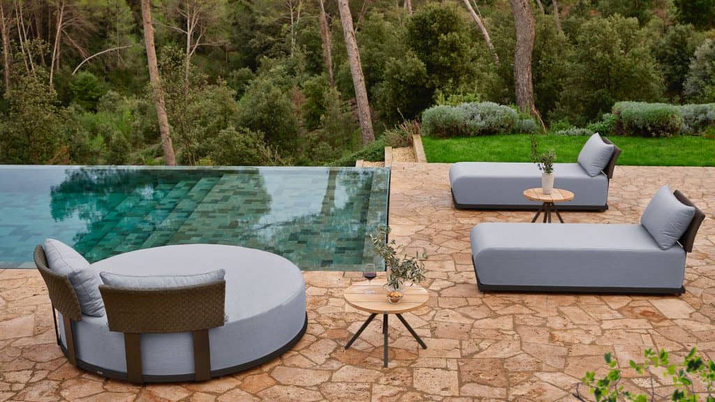 23720_Lounger Ona_Dark Grey Strap 21mm_Skyline_0