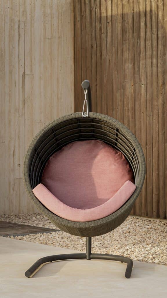 23724_Hanging Chair Ona_Dark Grey Strap 21mm_Skyline_2