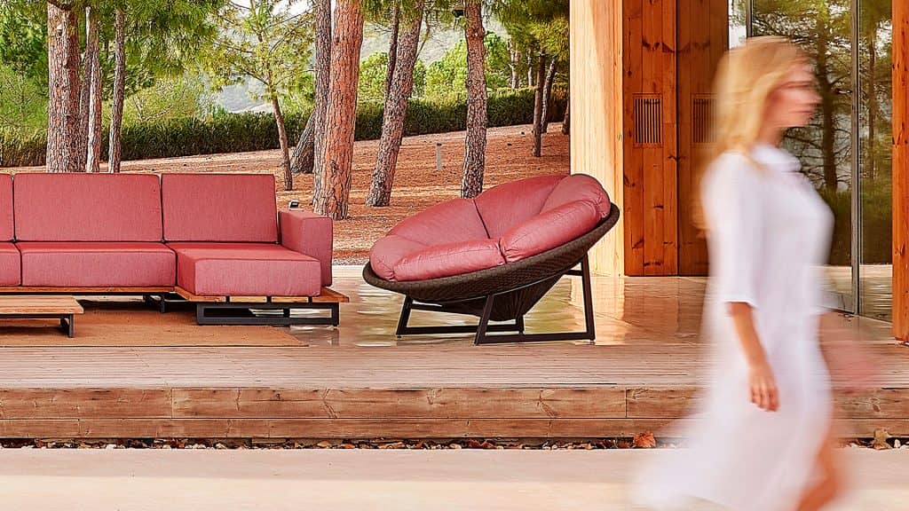 23725_Armchair-Occasional-Ona_Dark-Grey-Strap-21mm_Skyline_5