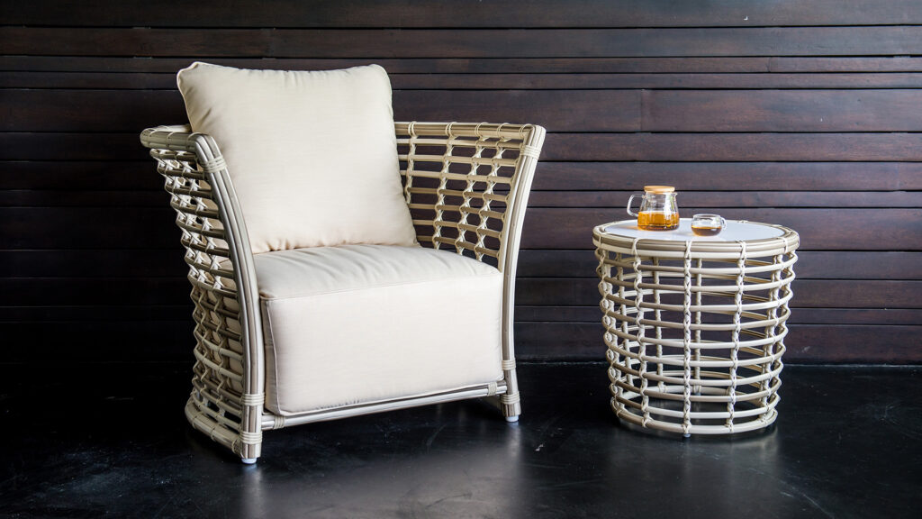 23765 SIDE TABLE VILLA OFF WHITE MUSHROOM Skyline Design 01