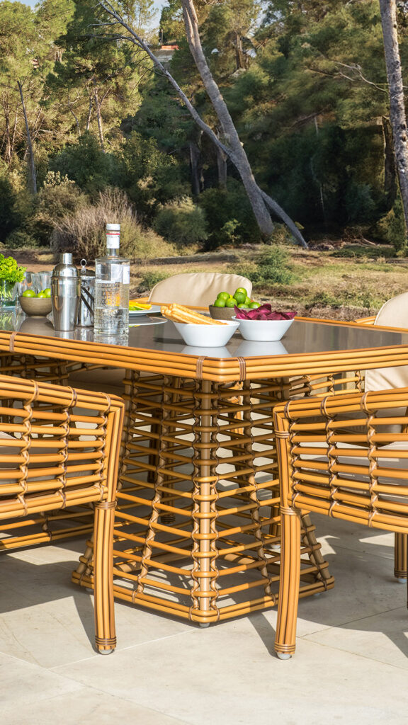 23772.22 DINING TABLE Skyline Design 09