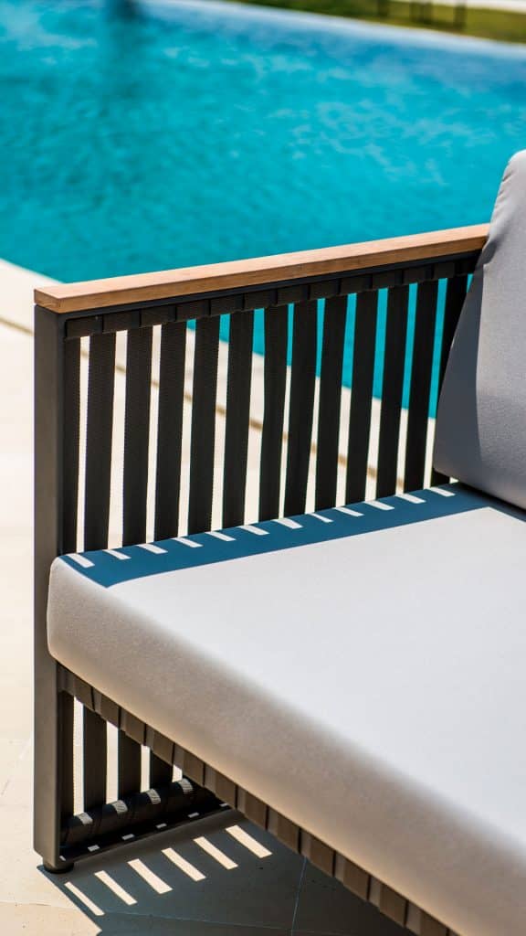 23802_Loveseat Horizon_Dark Grey Strap 35mm_Skyline Design_3