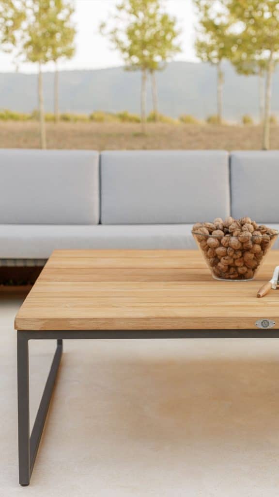 23804.01_Coffee Table Alaska_Natural Teak_Skyline_2