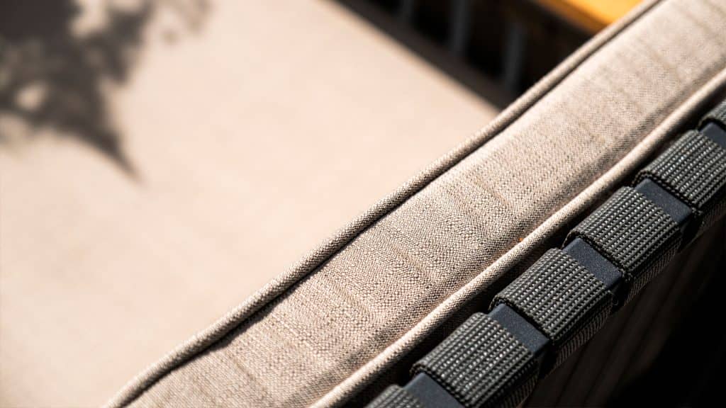 23810_Dining Armchair Horizon_Dark Grey Srap 35mm_Skyline_3