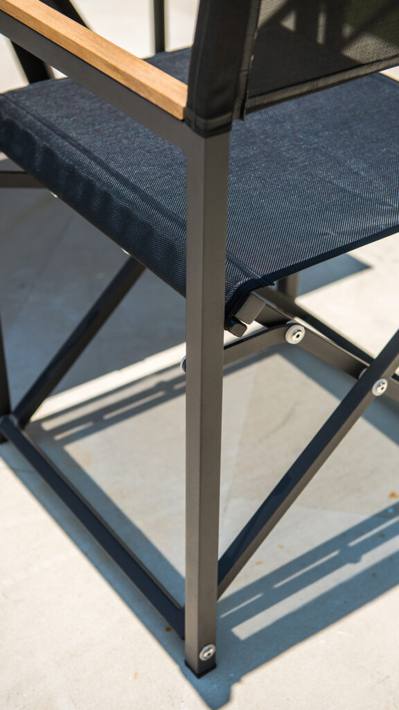 23851_VENICE_Skyline_ARMCHAIR__carbon matte_04