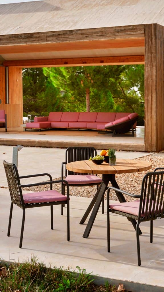 23862_Dining Table Alaska_Natural Teak_Skyline_2