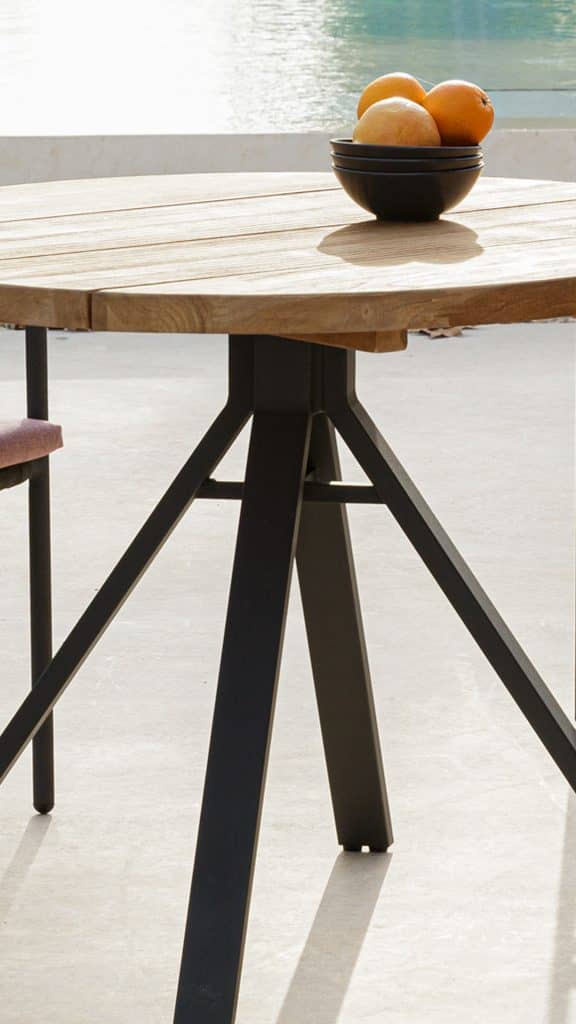 23862_Dining Table Alaska_Natural Teak_Skyline_4