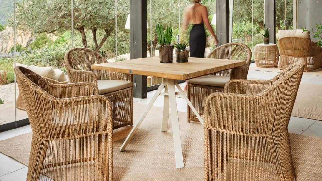 23871_Dining-Table-Alaska_Natural-Teak_Skyline_4