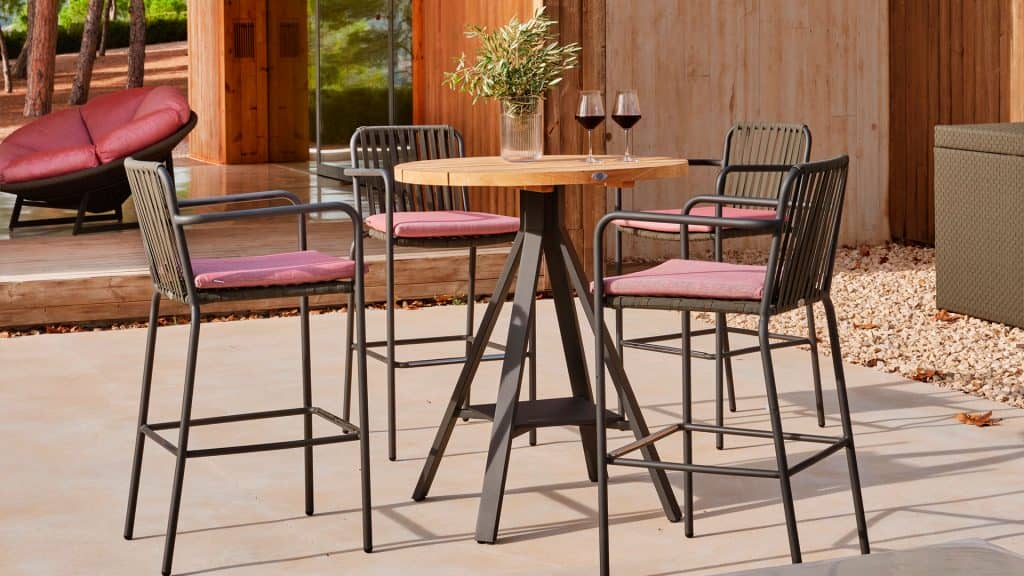 23874.03_Bar Table Alaska_Natural Teak_Skyline_0