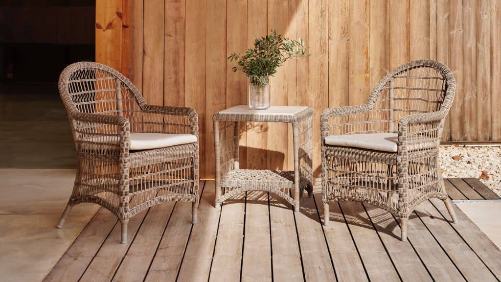 23885-Side-Table-Arena-Seashell-Polyrod-Skyline-Design-0