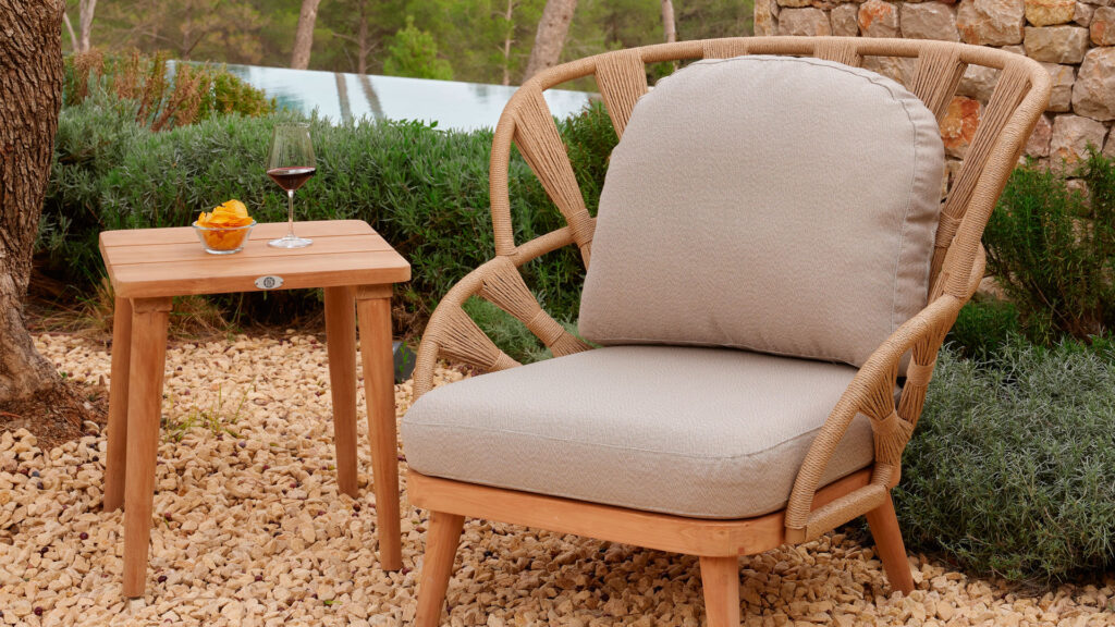 24105_Side-Table-Krabi_Natural-Teak_Skyline-Design_5