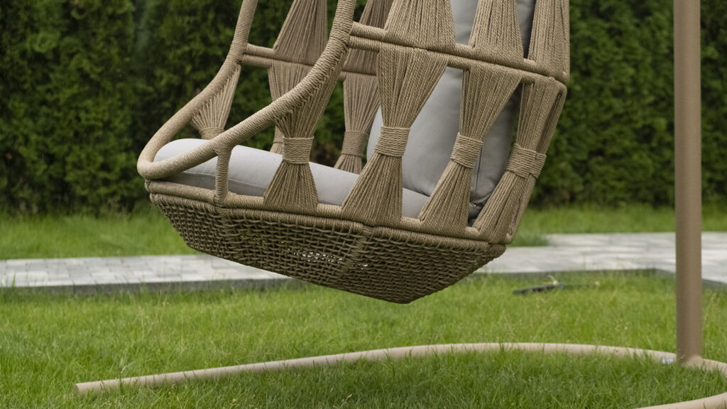 24136_Hanging-w-rope-Krabi_Rami-Natural-Rope_Skyline-Design_11