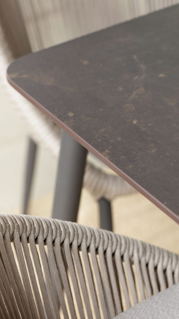 24178.10 RODONA Skyline Design DINING TABLE 03