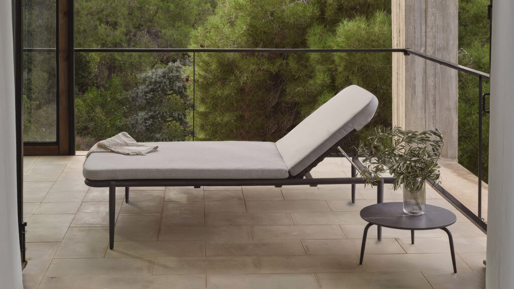 24181 Rodona Skyline Design Single Lounger Carbon Aluminum 00