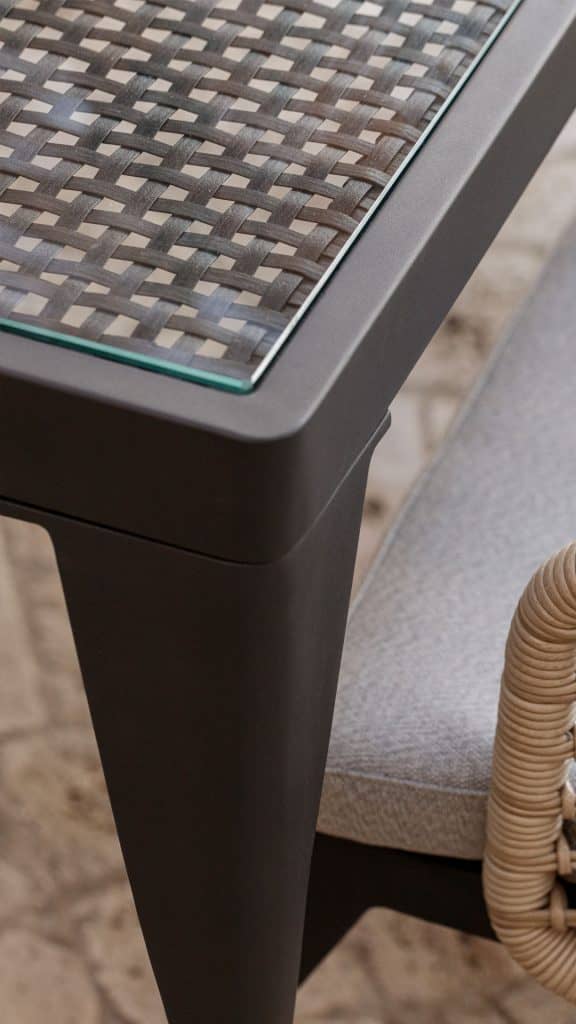 24307.22-Rect-Dining-Table-Ribs-Aluminum-Carbon-Skyline-Design-02