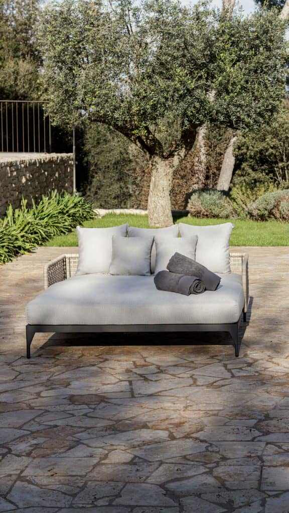 24313_Daybed Ribs_White Seashell Polyrod 5mm_Skyline_3