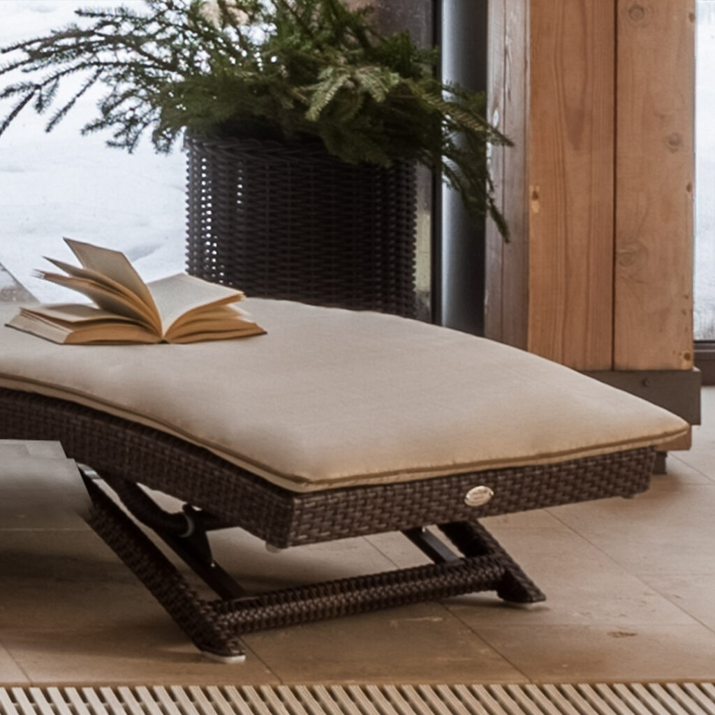 2984 SOPHIE Skyline Design LOUNGER MOCCA Polypeel 7 mm 04